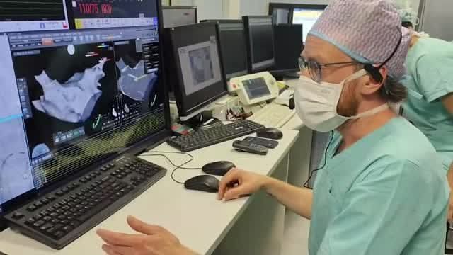 جراحون صينيون يجرون أول عملية قلب عن بُعد لمريض روسي