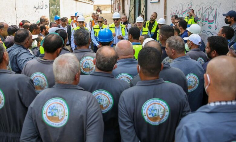 وزير قطاع الأعمال يتفقد مصانع شركة طنطا للكتان والزيوت