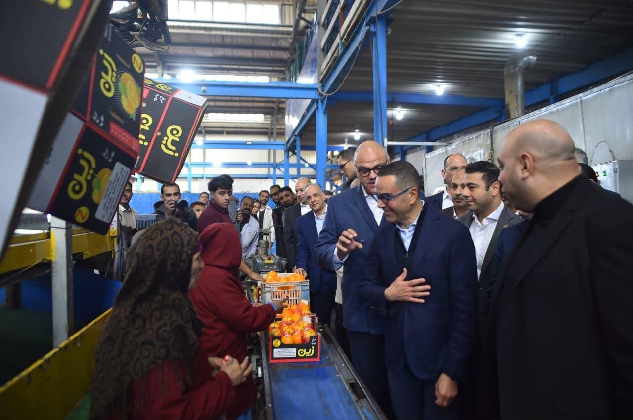 وزير الاستثمار يتفقد عددًا من المصانع بالمنطقة الاستثمارية بمدينة بنها