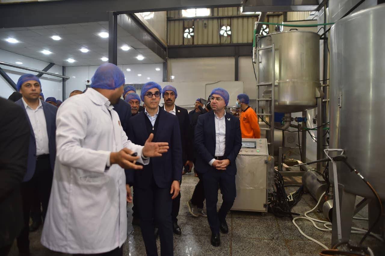 وزير الاستثمار يتفقد عددًا من المصانع بالمنطقة الاستثمارية بمدينة بنها