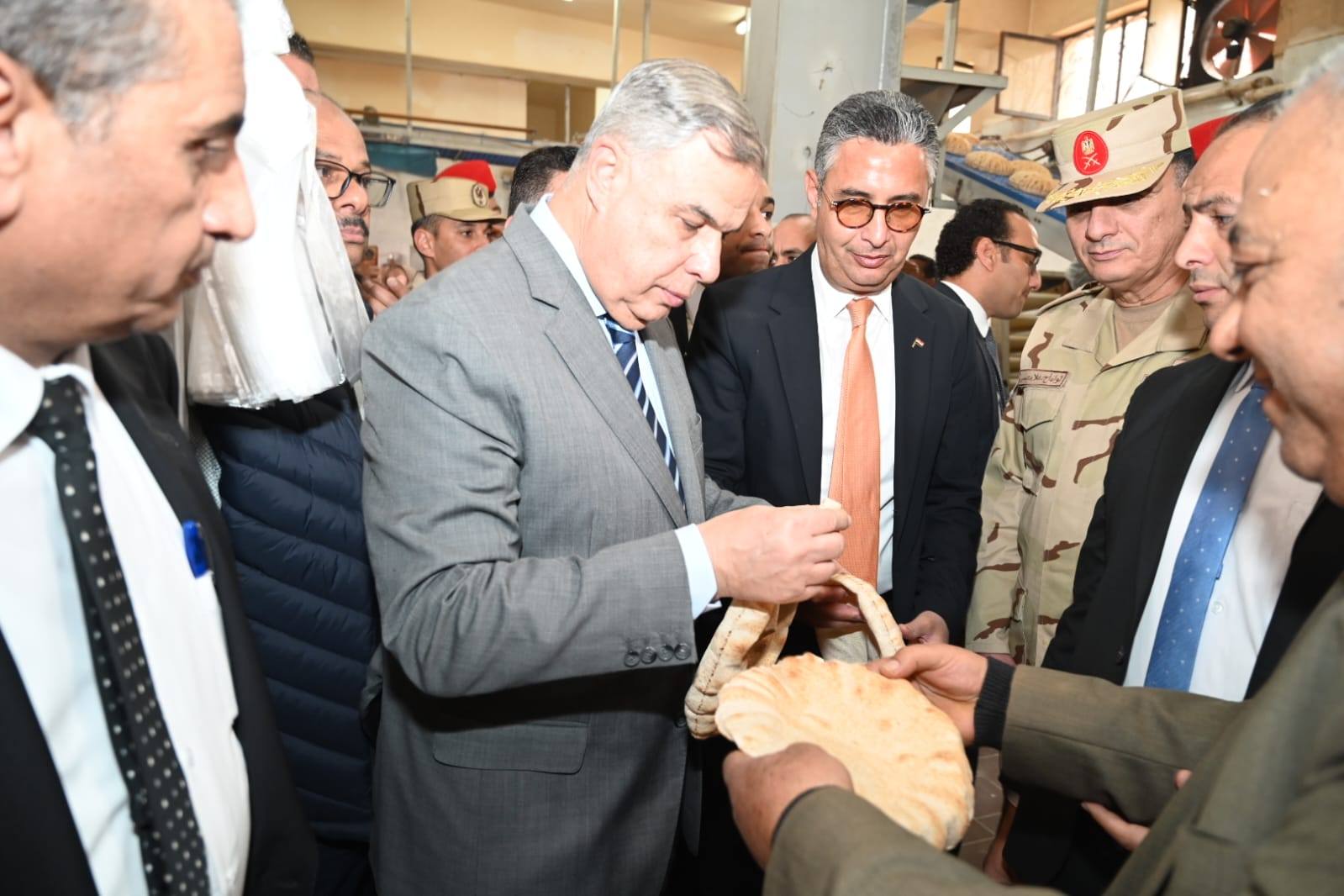 وزير التموين ومحافظ الإسكندرية يفتتحان عددًا من المشروعات لتعزيز منظومة الأمن الغذائي