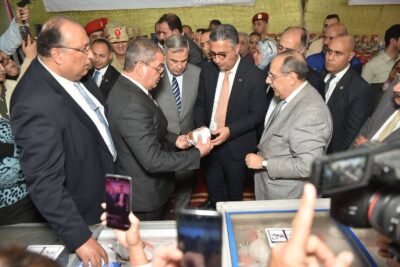 وزير التموين ومحافظ الإسكندرية يفتتحان عددًا من المشروعات لتعزيز منظومة الأمن الغذائي