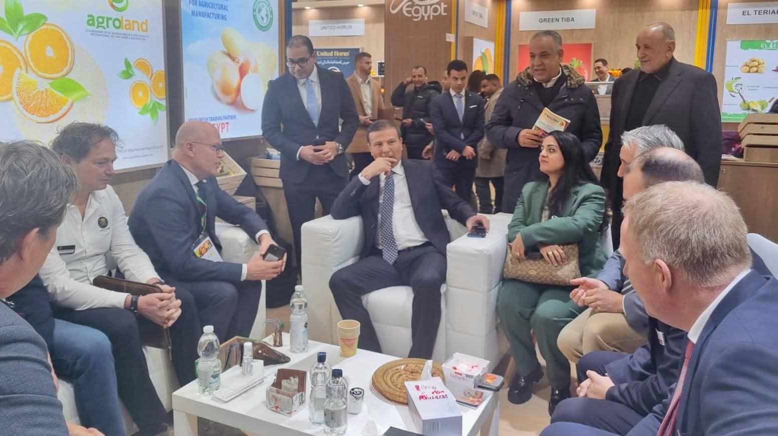 وزير الزراعة يبحث في "برلين" تعزيز التعاون مع كبرى الشركات الهولندية لرفع قدرات التصدير والإنتاج الزراعي