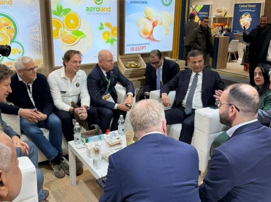 وزير الزراعة يبحث في "برلين" تعزيز التعاون مع كبرى الشركات الهولندية لرفع قدرات التصدير والإنتاج الزراعي