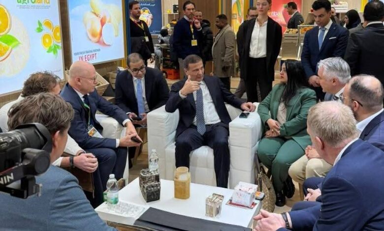 وزير الزراعة يبحث في "برلين" تعزيز التعاون مع كبرى الشركات الهولندية لرفع قدرات التصدير والإنتاج الزراعي