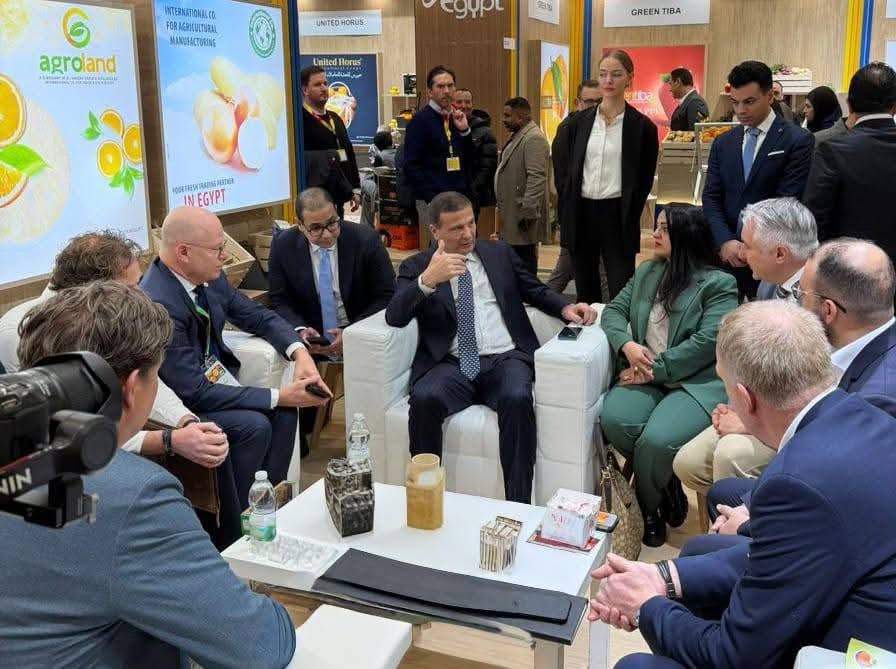 وزير الزراعة يبحث في "برلين" تعزيز التعاون مع كبرى الشركات الهولندية لرفع قدرات التصدير والإنتاج الزراعي
