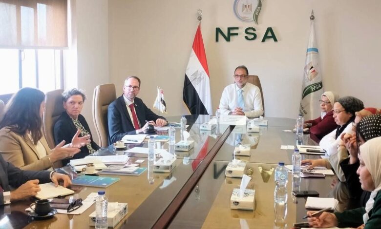 "الهوبي" يستقبل وفدًا دنماركيًا لبحث التعاون الفني في مجالات سلامة الغذاء والرقابة التنظيمية