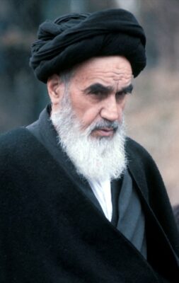  آية الله الخميني 