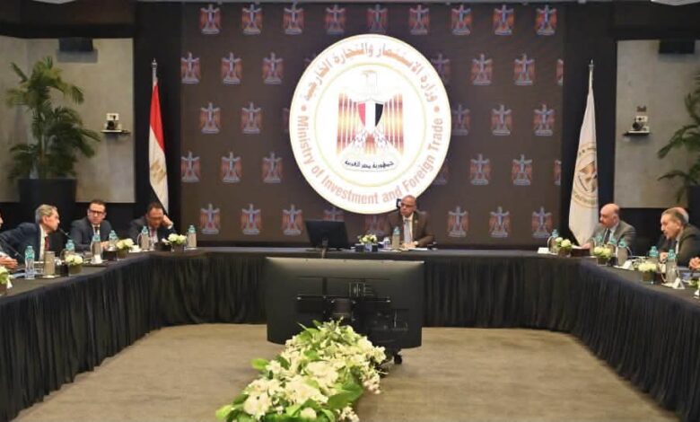 وزير الاستثمار يعقد اجتماعًا موسعًا مع مجلس إدارة الاتحاد العام للغرف التجارية لبحث تعزيز الصادرات المصرية وتحسين تنافسية المنتج الوطني 1 FB IMG 1779713958139