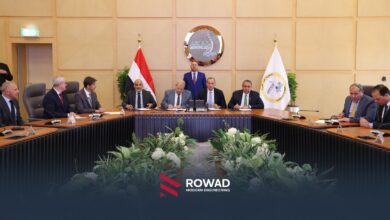 وقعت شركة رواد الهندسة الحديثة، عقداً استراتيجياً مع الهيئة القومية لسكك حديد مصر، ضمن تحالف يضم عدداً من الشركات المتخصصة، لتنفيذ أعمال ضمن مشروعات قومية بارزة في قطاع السكك الحديدية والنقل اللوجستي.