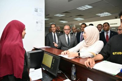  وزير الاستثمار يتفقد مركز خدمات المستثمرين بجمصة ويوجه بتعزيز التيسيرات لـ 12.5 ألف شركة