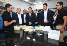 تصدير 30 مليون وحدة عالمياً.. تفاصيل جولة وزير الصناعة بمركز «فوتون إكس» للبحوث والتطوير ببنها